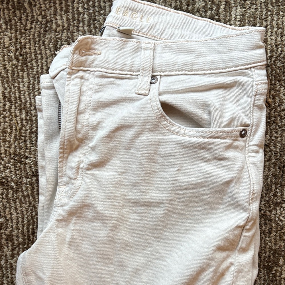 Women's American eagle cream stovepipe Jeans - Picture 4 of 4